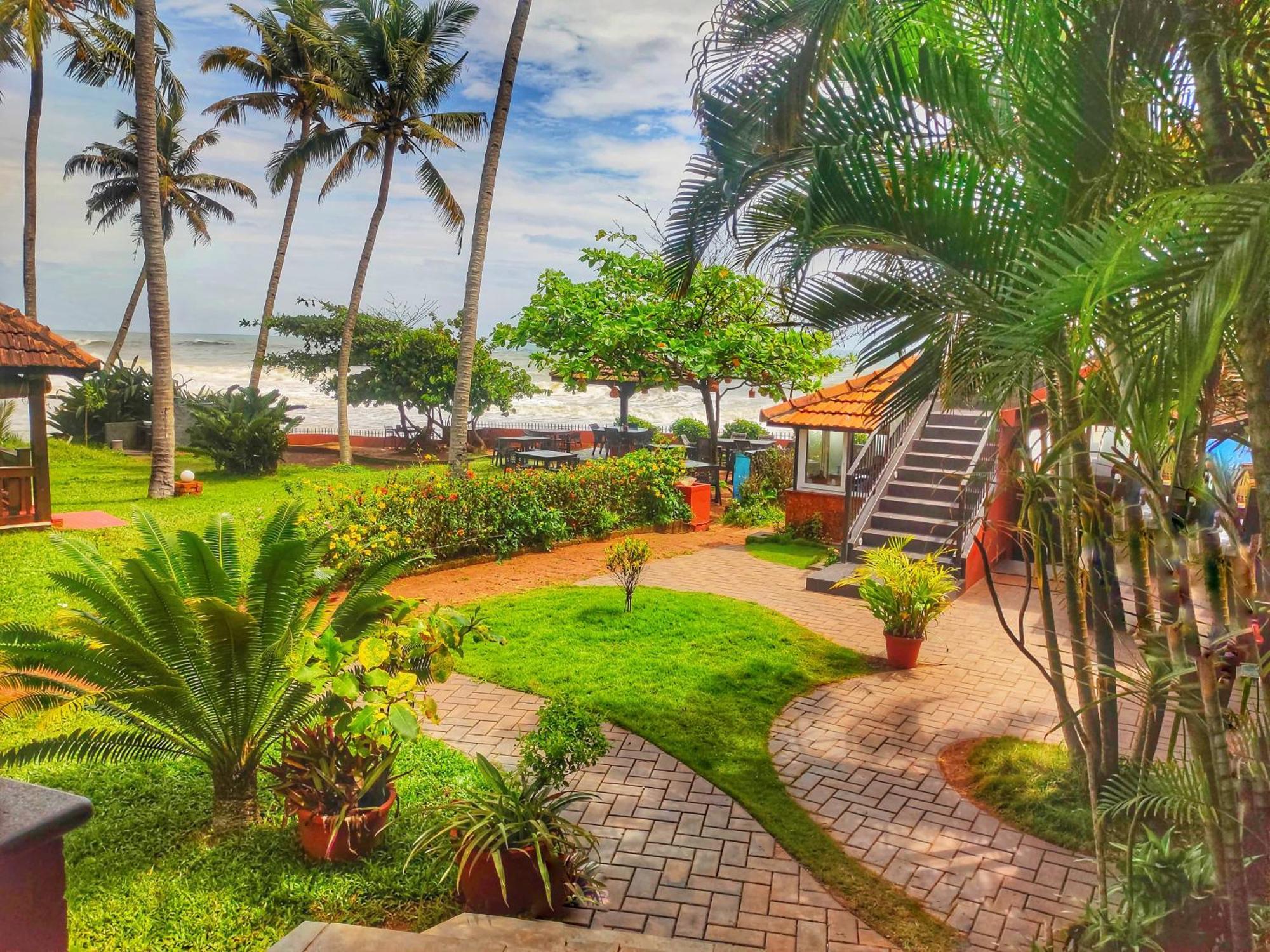 Blue Water Beach Resort Варкала Экстерьер фото